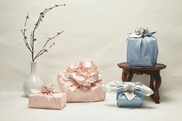 CLASSY GIFT WRAP